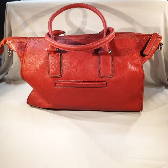 Merona Red Textured Handbag – Good Condition - Picture 3 of 8